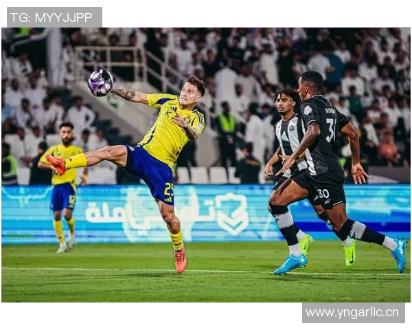 斯塔克绝杀，法兰克福球员助球队夺得胜利