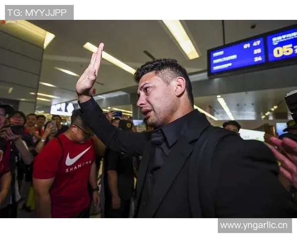 塞维利亚队长卡里索宣布退役，球迷感动送别